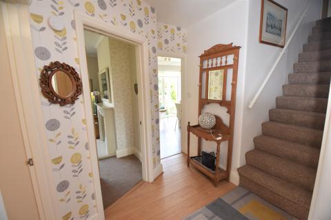 2 bedroom detached bungalow to rent, Delbooth Avenue, Urmston, M41