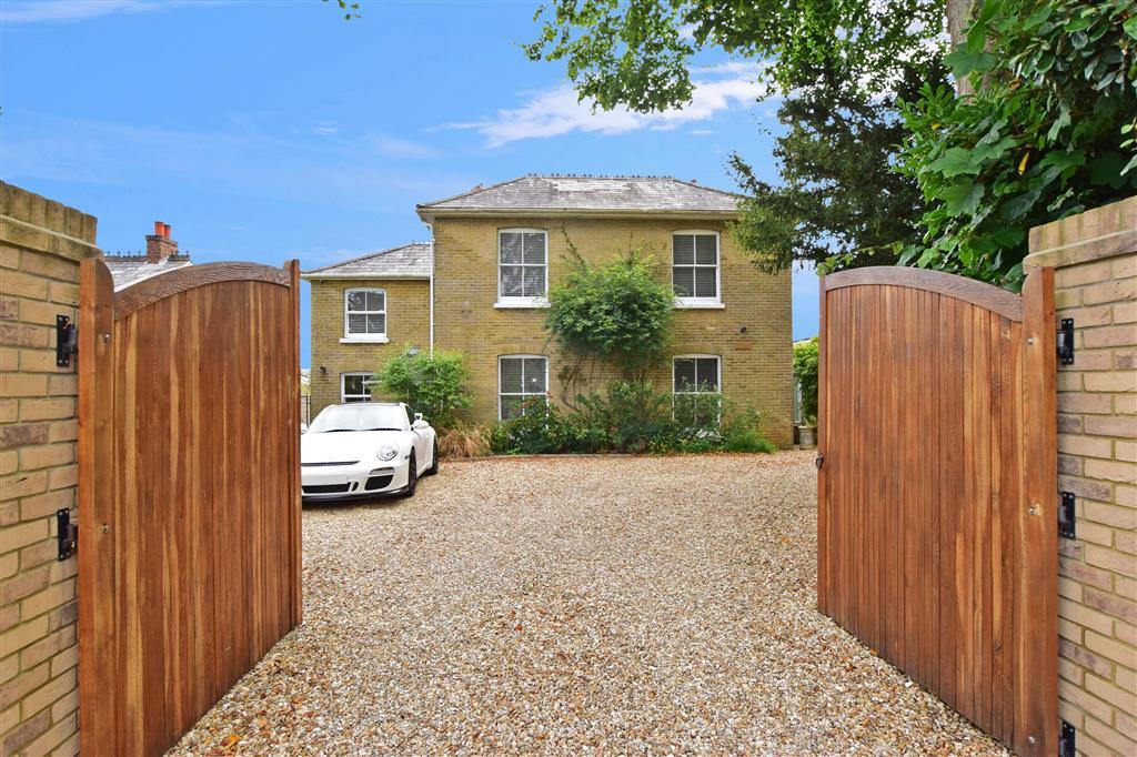 Watergate Road, Newport, Isle of Wight 5 bed detached house £725,000