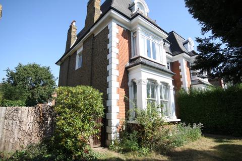 40 Micheldever Road, London, SE12 8LU