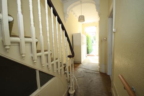 40 Micheldever Road, London, SE12 8LU