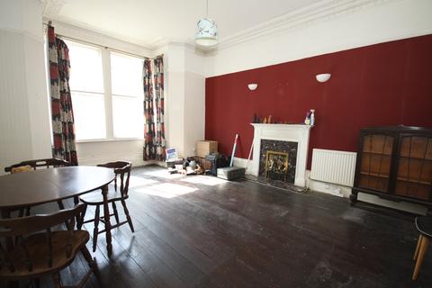 40 Micheldever Road, London, SE12 8LU