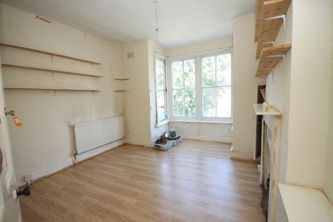 40 Micheldever Road, London, SE12 8LU