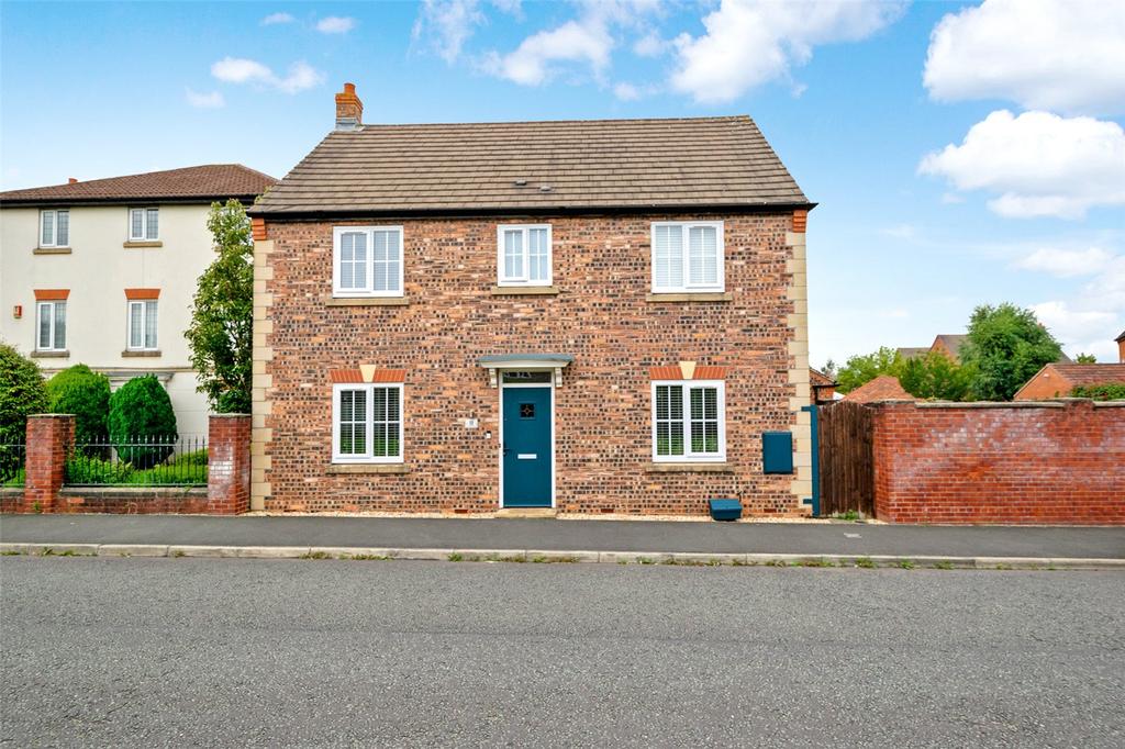 Pennymoor Drive, Middlewich 4 bed detached house £300,000