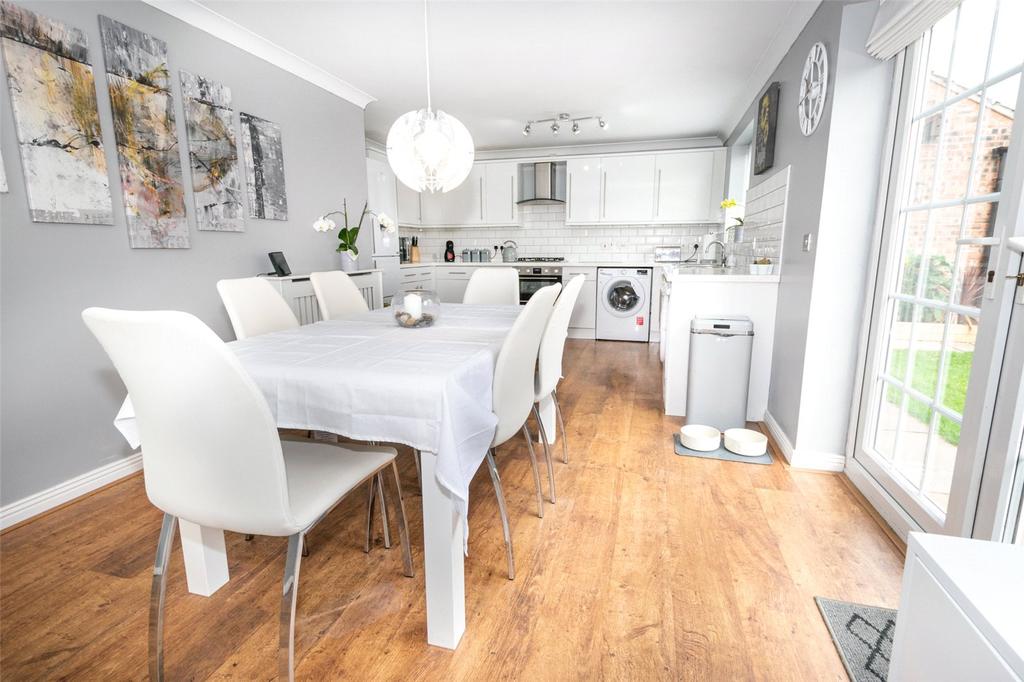 Pennymoor Drive, Middlewich 4 bed detached house £300,000