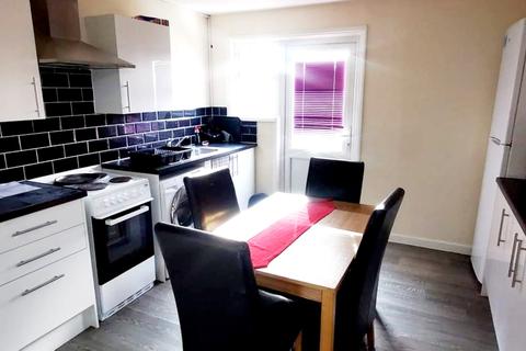 1 bedroom in a house share to rent - Dryleys Court, Northampton NN3