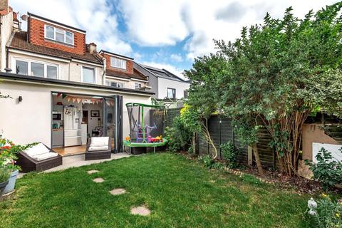 Flat 1, 153 Stanley Road, Teddington, TW11 8UF