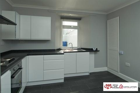 2 bedroom flat to rent, Walkinshaw Street, Renfrewshire PA5