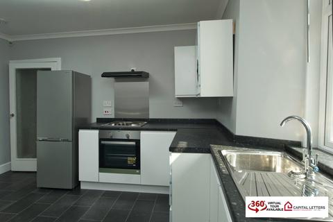 2 bedroom flat to rent, Walkinshaw Street, Renfrewshire PA5