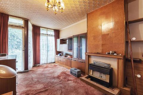 90 Ambergate Street, London, SE17 3SA