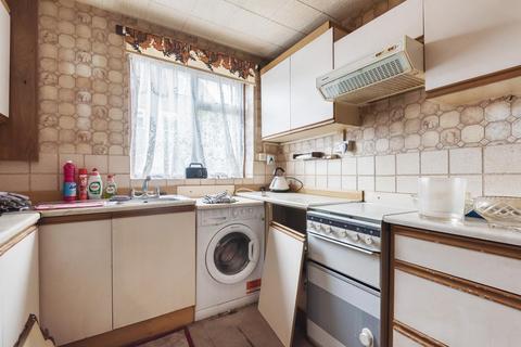 90 Ambergate Street, London, SE17 3SA