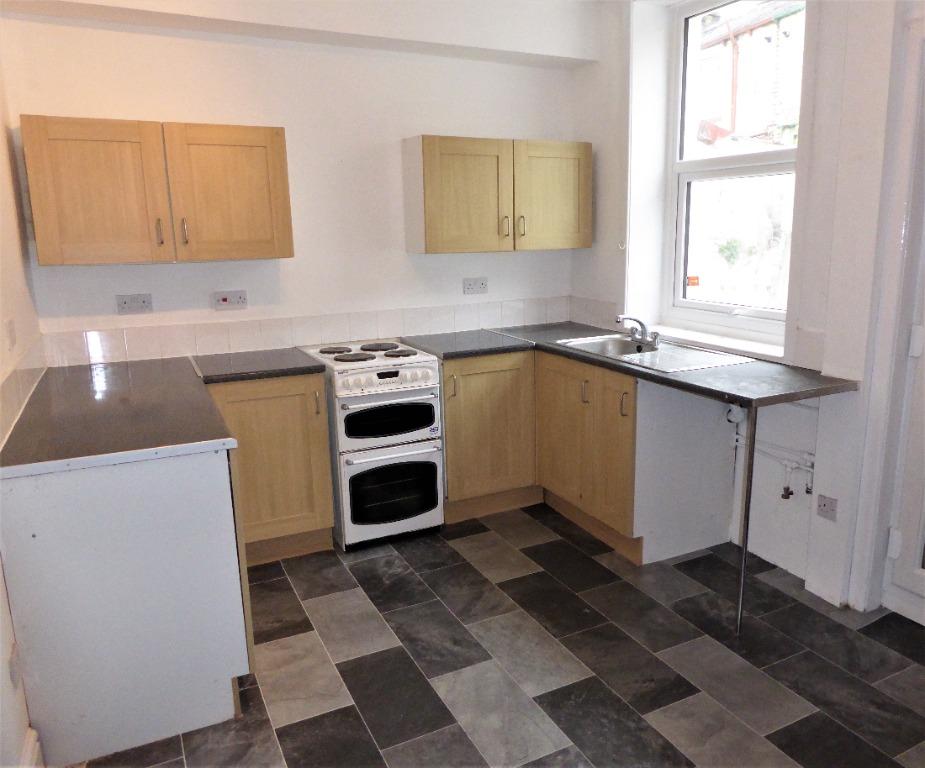 Hufling Lane, Burnley, BB11 2 bed terraced house £525 pcm (£121 pw)