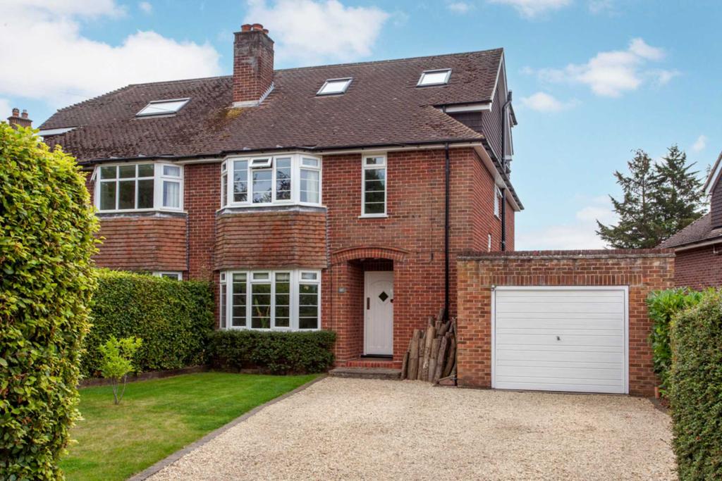 Courtenay Drive, Emmer Green, Reading 4 bed semidetached house £759,950