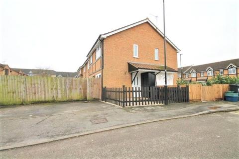 1 bedroom end of terrace house to rent, Briarwood Close, Feltham, Middlesex, TW13