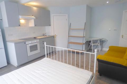 Studio to rent, Woodland Way, Mill Hill, London, NW7
