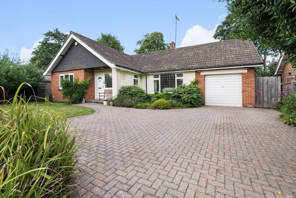 Watford Close, Guildford, GU1 3 bed detached bungalow £795,000