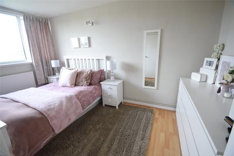 39 Christian Square, Windsor, SL4 1TD