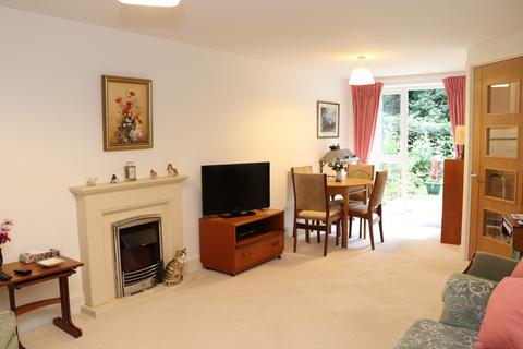 1 bedroom apartment for sale - Storrington - central village location