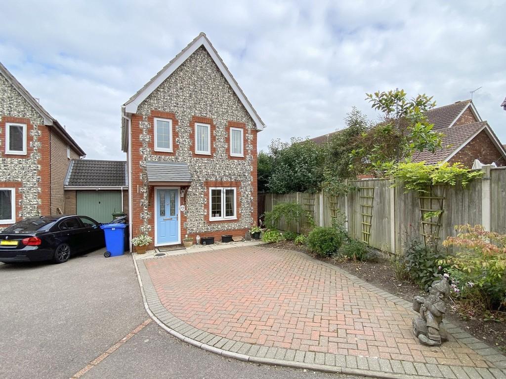 Peak Dale, Carlton Colville, Lowestoft 3 bed link detached house £240,000