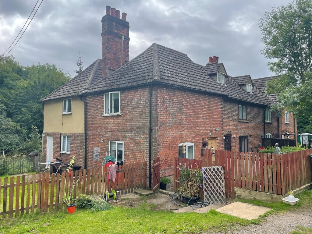 4 Howfield Farm Cottages, Howfield Lane, Chartham, Canterbury, Kent 3
