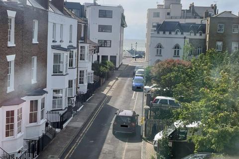 18 Albert Street, Ramsgate, CT11 9HD