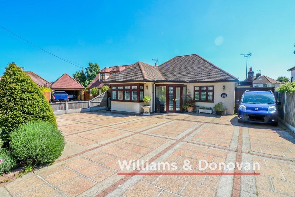 Greensward Lane, Hockley 3 bed detached bungalow for sale £575,000
