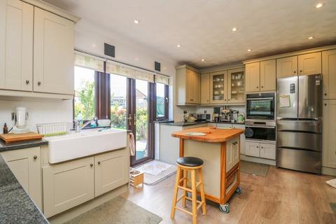 66 Greensward Lane, Hockley, SS5 5HF