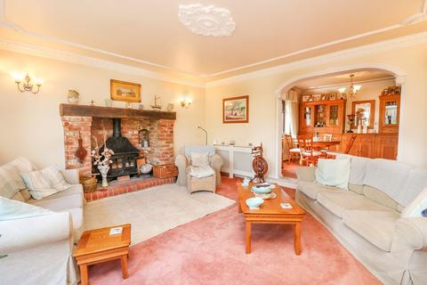 66 Greensward Lane, Hockley, SS5 5HF