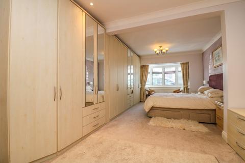 66 Greensward Lane, Hockley, SS5 5HF