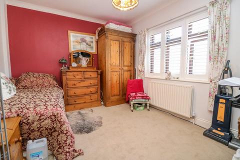 66 Greensward Lane, Hockley, SS5 5HF