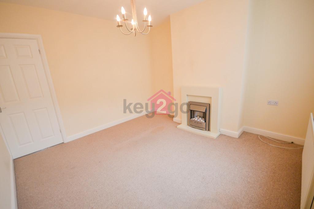 Queen Street, Eckington, Sheffield, S21 3 bed terraced house £130,000