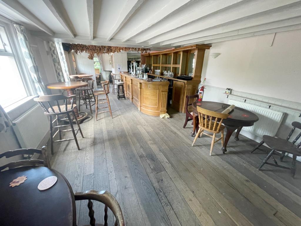 Front bar/Restaurant area