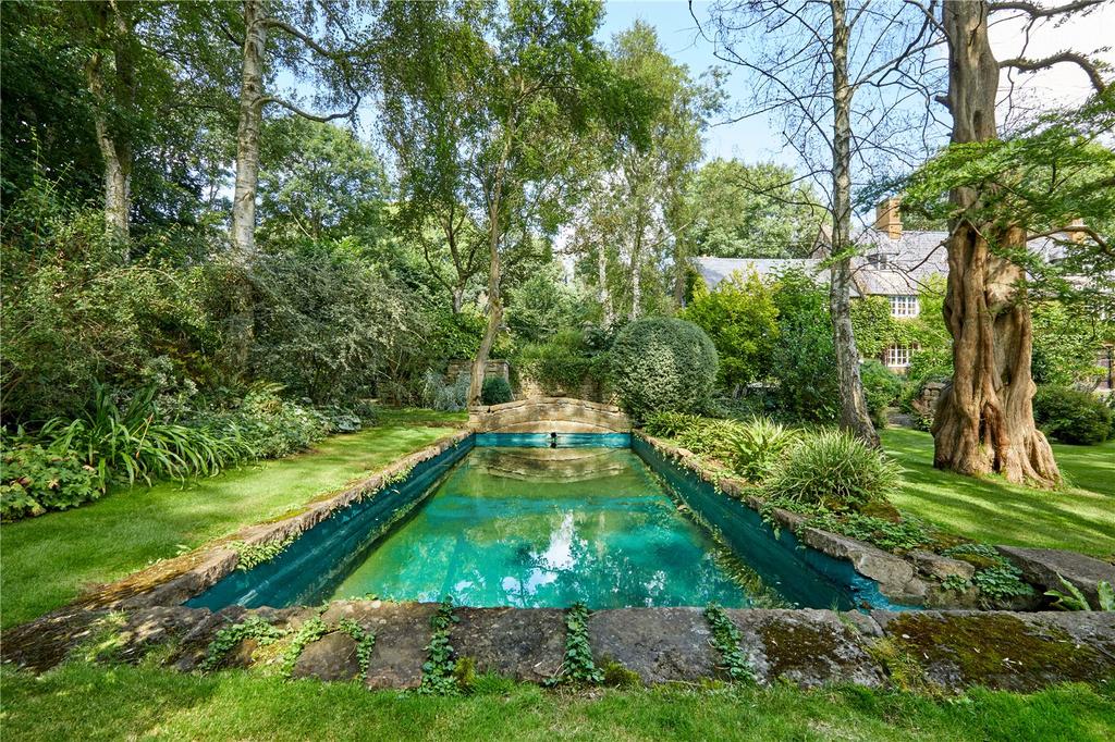 Fresh Water Pool