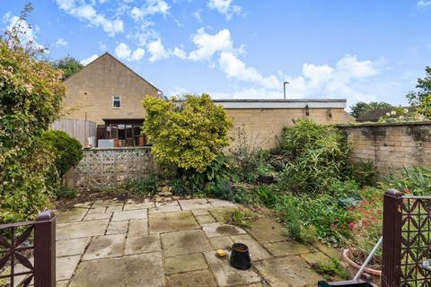 3 Humphries Close, Carterton, OX18 3HS