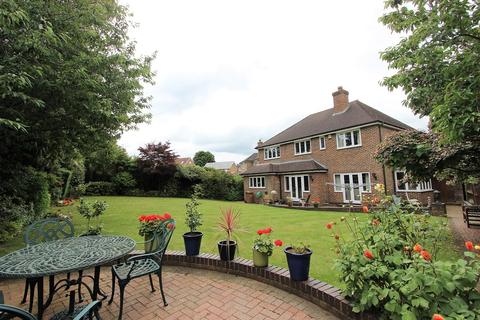 22 Beechfield, Banstead, SM7 3RG