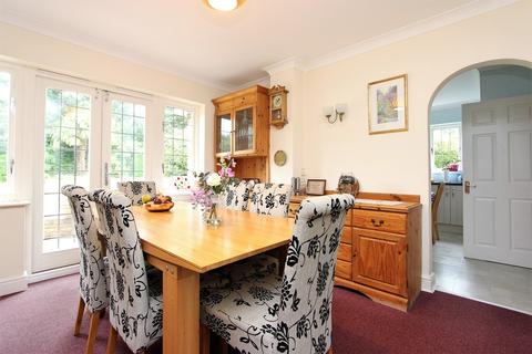 22 Beechfield, Banstead, SM7 3RG