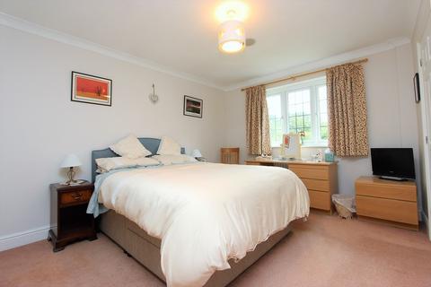 22 Beechfield, Banstead, SM7 3RG