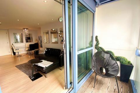 2 bedroom apartment to rent, The Number One Building, Gunwharf Quays, Portsmouth