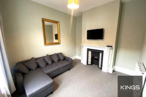 4 bedroom end of terrace house to rent - Percy Road, Southsea