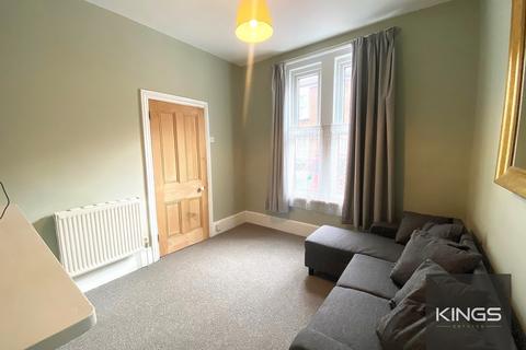 4 bedroom end of terrace house to rent, Percy Road, Southsea