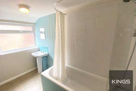 4 bedroom end of terrace house to rent, Percy Road, Southsea