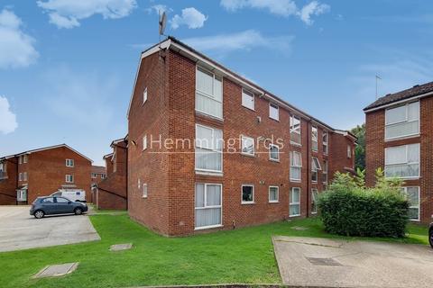 2 bedroom apartment to rent - Larch Close, London, N11