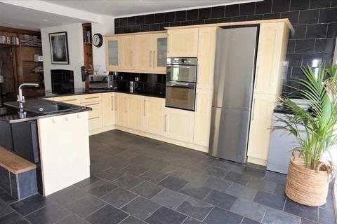 128 Carmarthen Road, Cross Hands, Llanelli, SA14 6TH