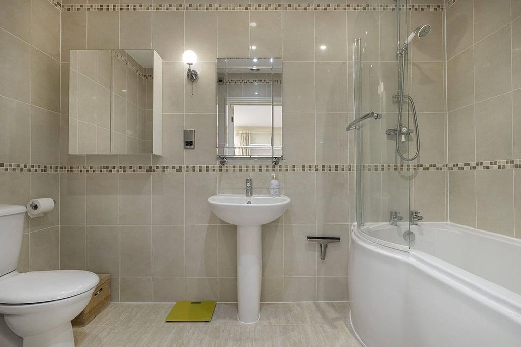 En Suite Bathroom