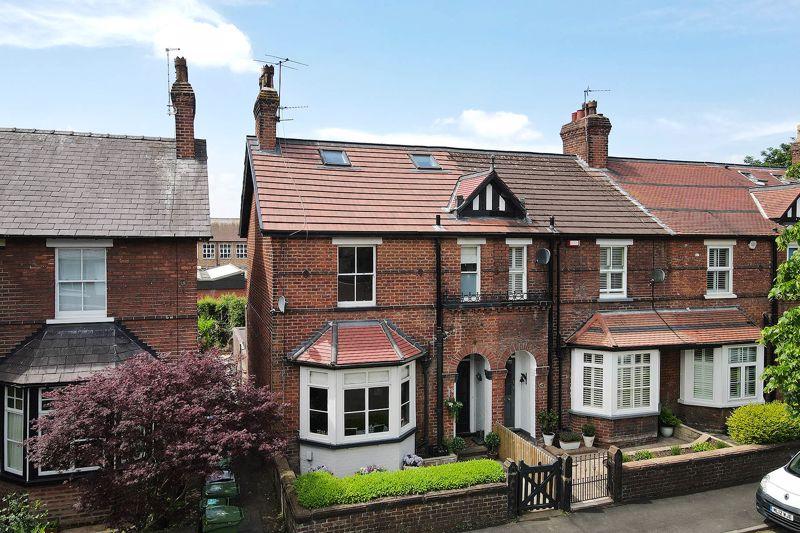 Cranford Avenue, Knutsford 4 bed end of terrace house £550,000