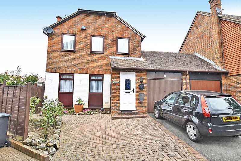 Bodsham Crescent, Bearsted ME15 3 bed detached house £400,000