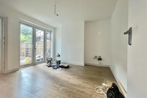 2 bedroom maisonette to rent, Everton Drive, Stanmore