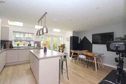 62 Ampthill Road, Shefford, SG17 5BB