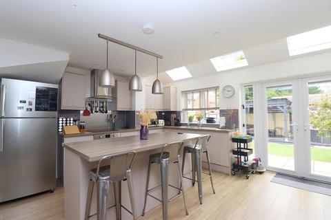 62 Ampthill Road, Shefford, SG17 5BB