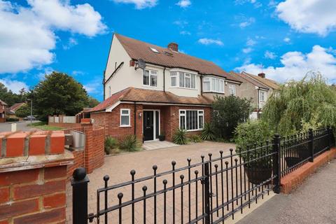 62 Ampthill Road, Shefford, SG17 5BB