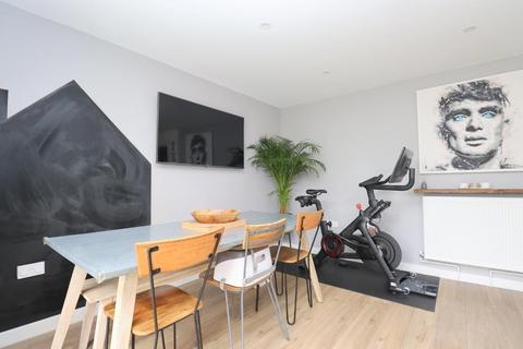 62 Ampthill Road, Shefford, SG17 5BB